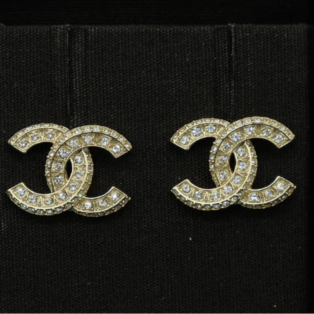Chanel CC logo Strauss Crystal earrings